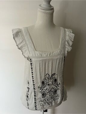 Annabelle women boho White Embroidered Flutter Sleeve Women's Blouse Top, Size M